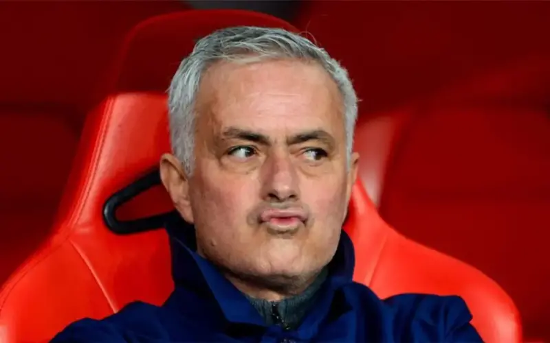 تمهيدًا لتعاقد ريال مدريد مع مورينيو.. بنفيكا يحسم اتفاقه مع مدربه الجديد